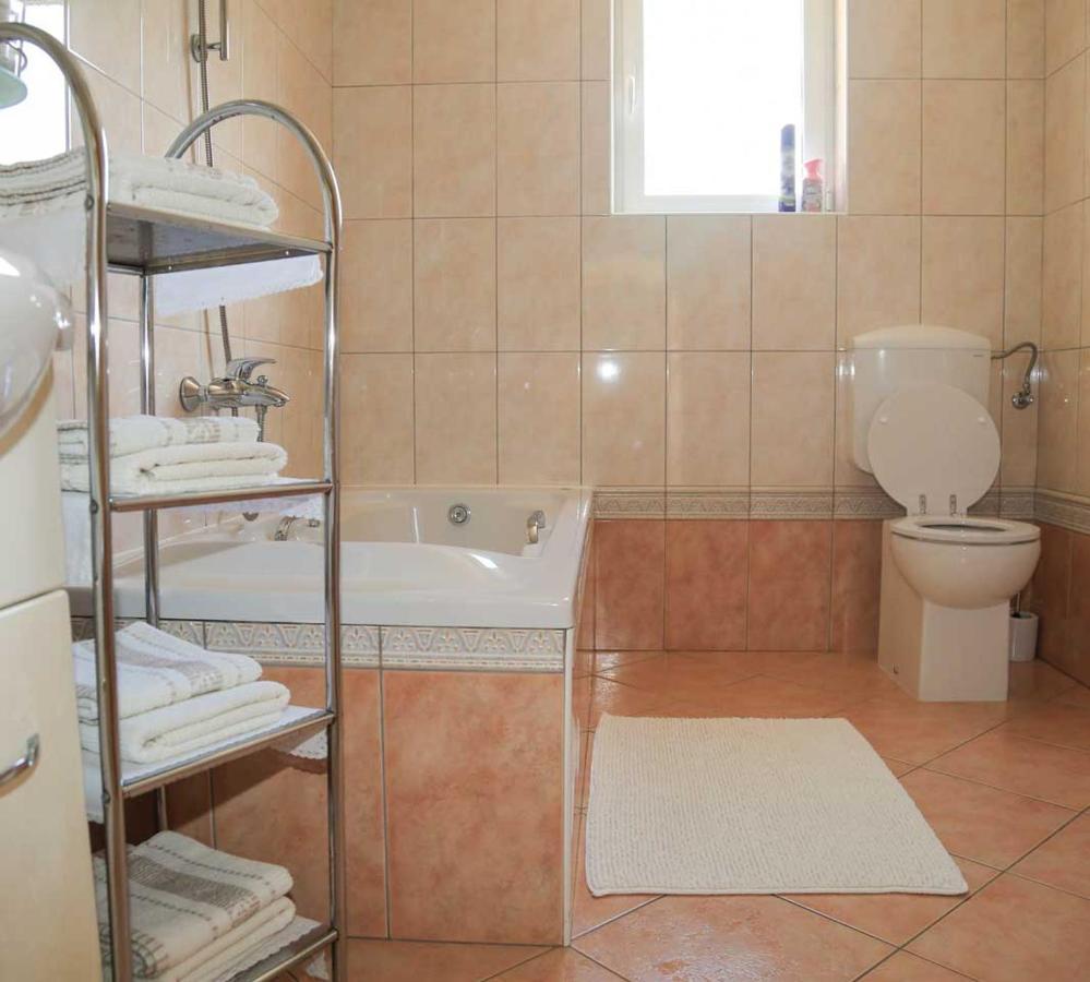 Adrian-Apartments-51511-Malinska-Otok-Krk Primorska 21 Kültér fotó