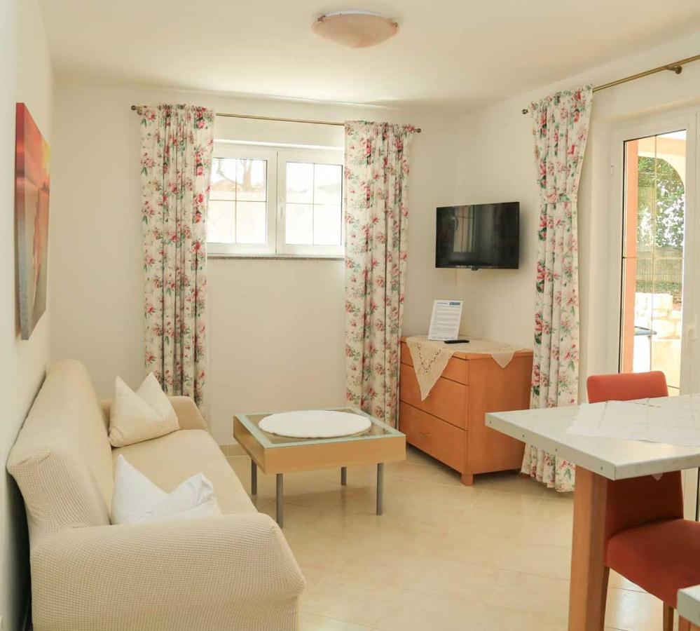 Adrian-Apartments-51511-Malinska-Otok-Krk Primorska 21 Kültér fotó